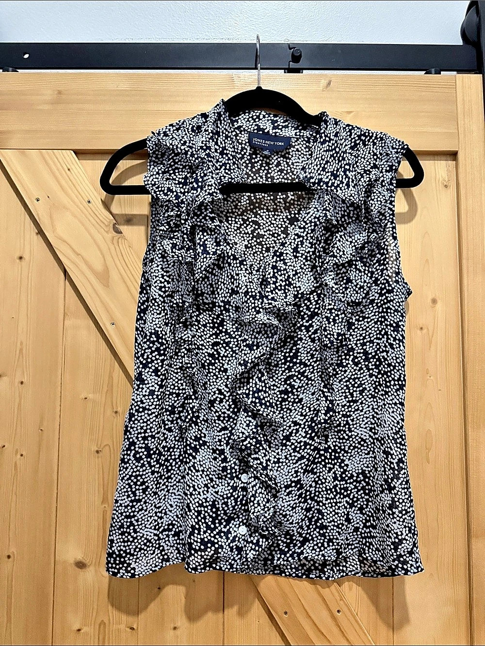 Jones New York Signature Polka Dot Sleeveless Blouse in Black & White Size